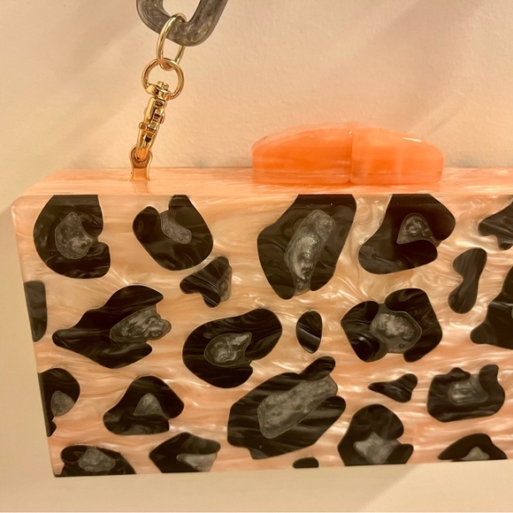 Tuckernuck Acrylic Leopard Bag - Picture 2 of 5